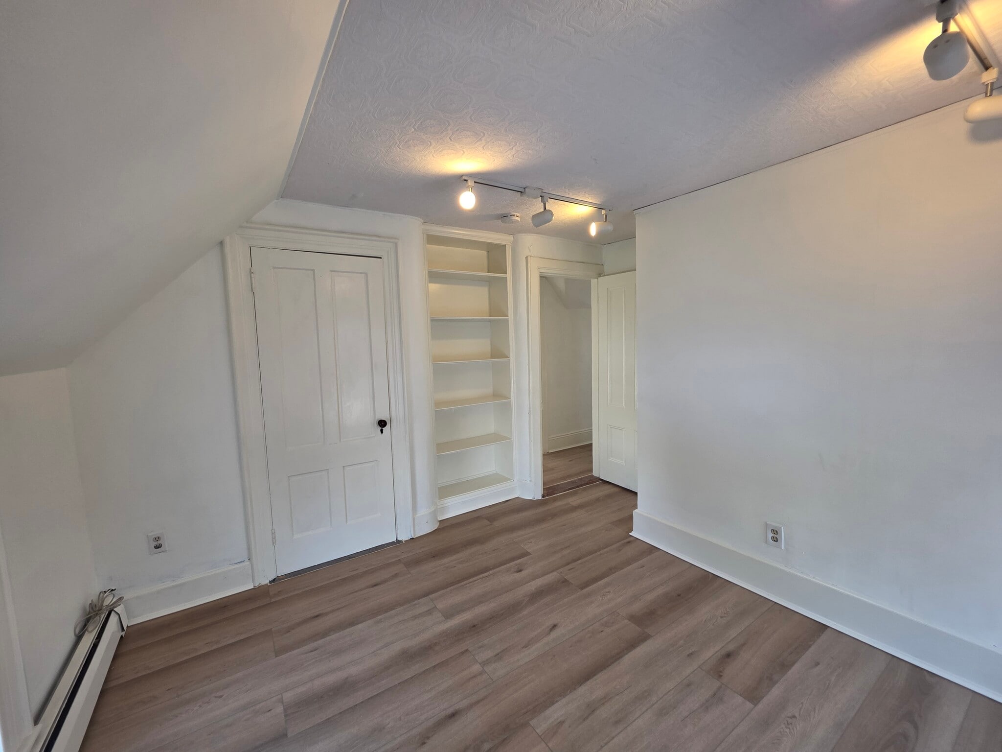 Building Photo - 21 Cleaves St