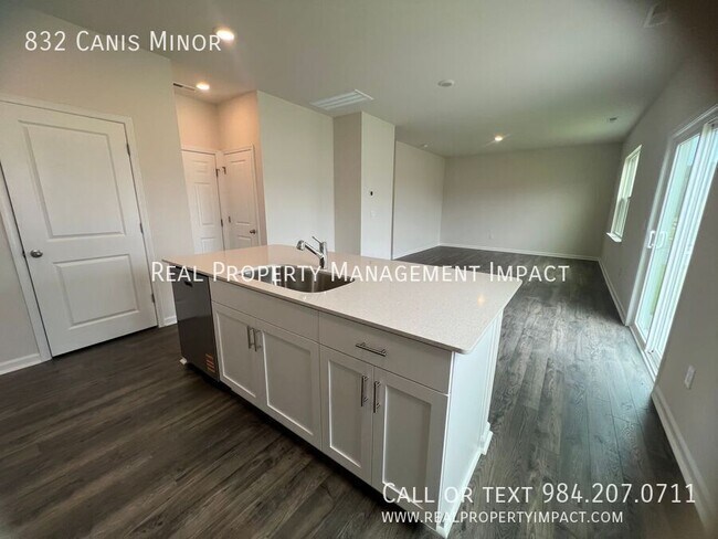 Building Photo - 832 Canis Minor Rd