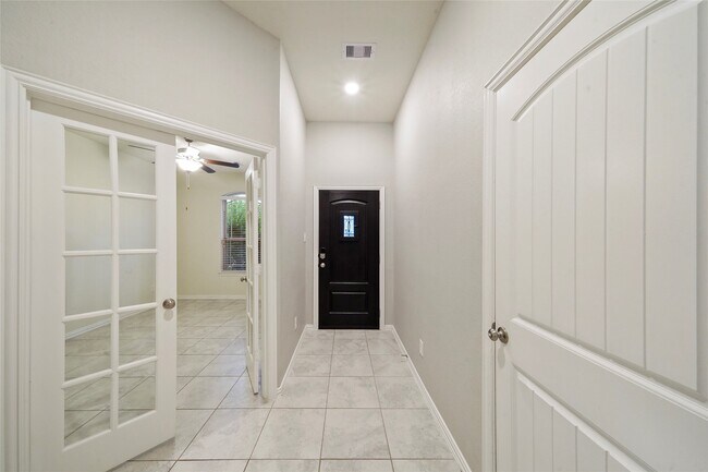 Building Photo - 27910 Augusta View Dr