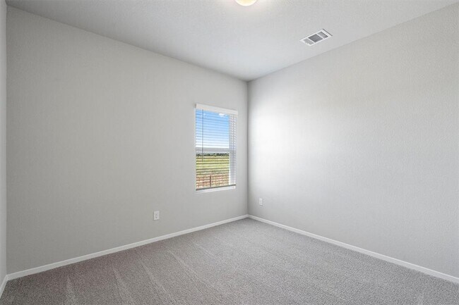 Building Photo - 135 Chesterfield Dr