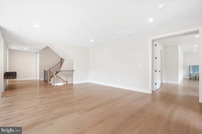 Building Photo - 12321 Potomac Hunt Rd