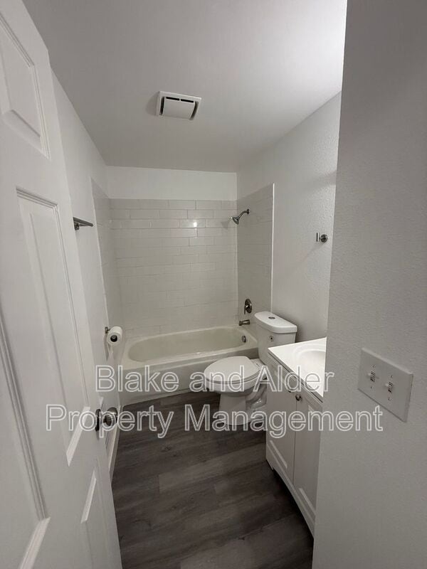 Building Photo - 3865 NE 152nd Ave