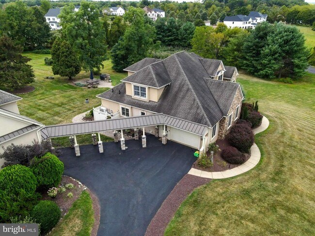 Building Photo - 86 Aqueduct Rd