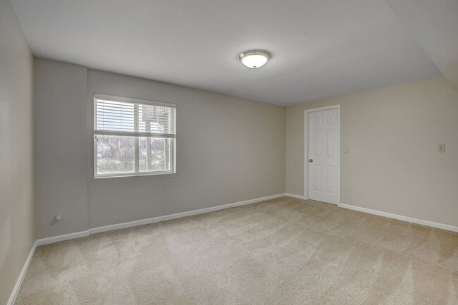 Building Photo - 10649 Kelsey Dr