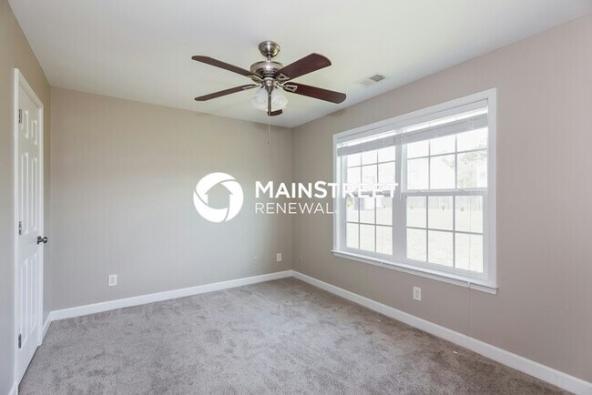 Building Photo - 5 Bedroom Pet-Friendly Home in Charlotte, ...