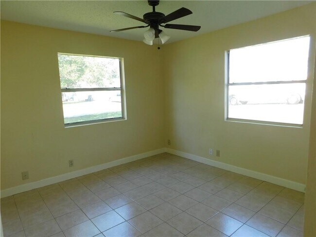 Building Photo - 1500 Mangrum St