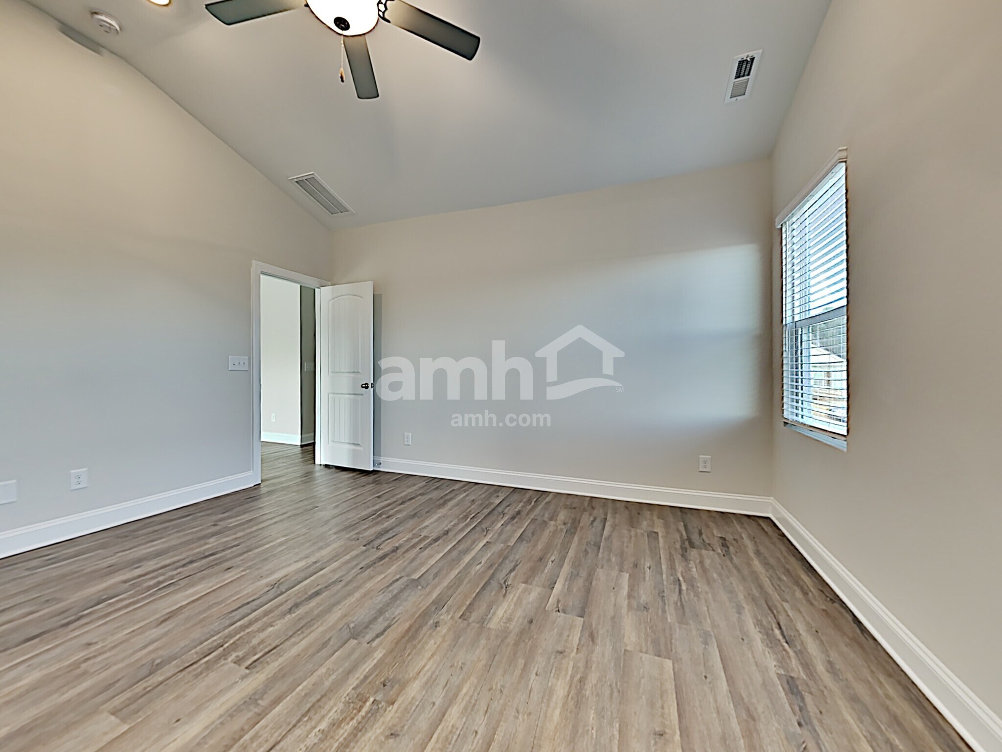 Building Photo - 190 Legacy Dr