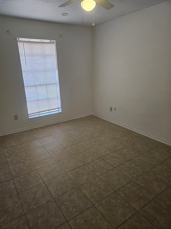 Building Photo - 24606 Green Moss Dr