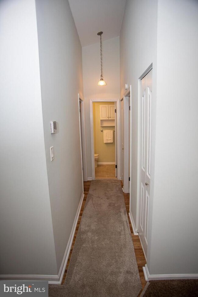 Building Photo - 2852 Yarling Ct