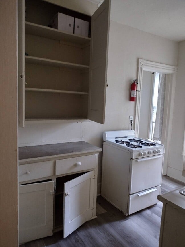 Building Photo - 11 Noyes St