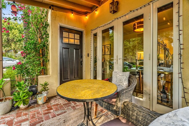 Building Photo - 5182 Ellenwood Dr