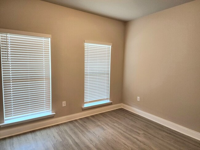 Building Photo - 3/2 home in Aventura subdivision