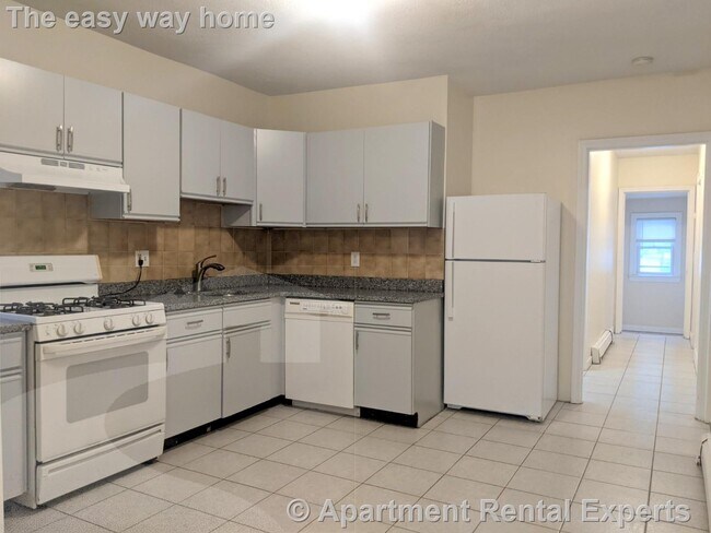 Building Photo - 83 Yorktown St