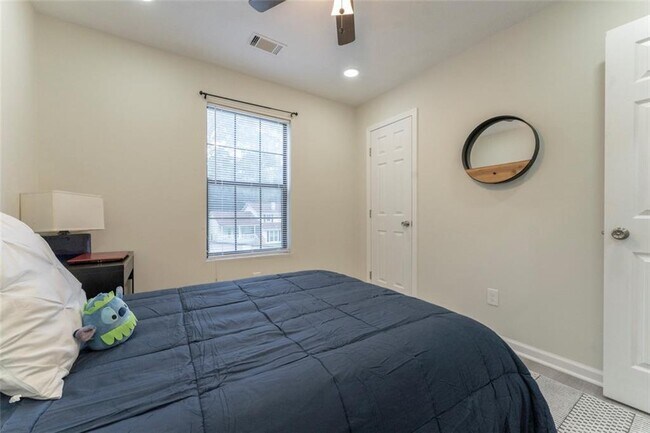 Building Photo - 2125 Jessica Way