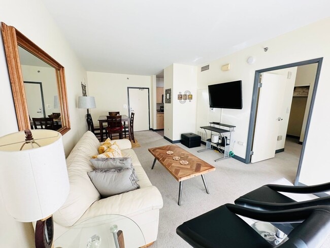 Building Photo - Furnished 1 bedroom, 1 bath in Acqua Vista...