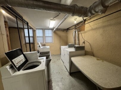 Building Photo - "Charming 410 Sq Ft Studio in the Heart of Minneapolis – Ideal Urban Living!"