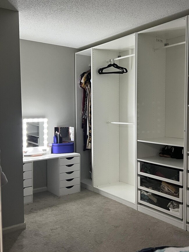 Building Photo - 3315 Woodland Park Rd