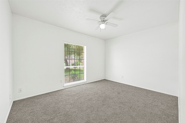 Building Photo - 1718 Foxwood Ct