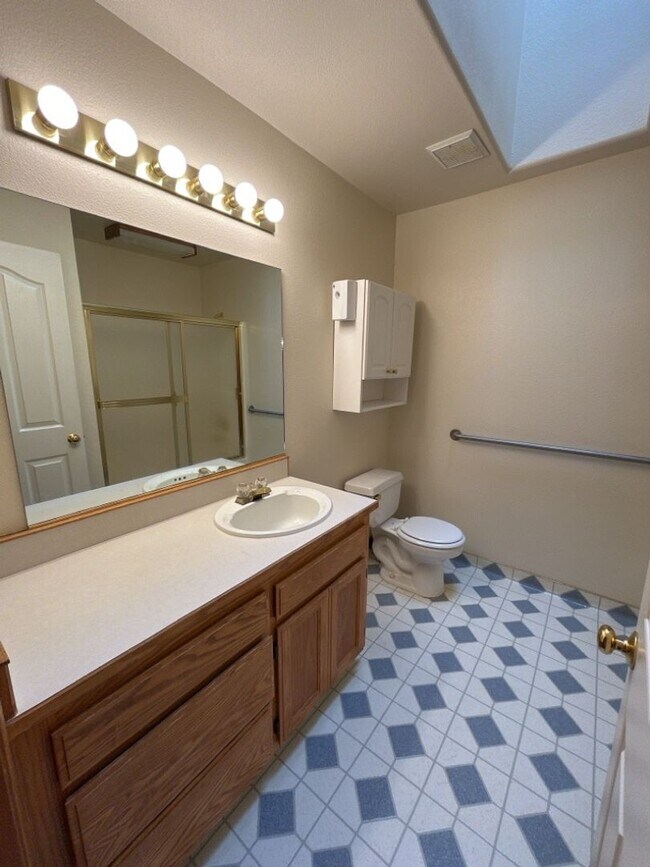 Building Photo - Cozy 3 Bedroom 2 Bath Home Located in Eureka