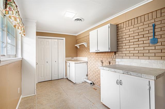 Building Photo - 5220 Wosley Dr