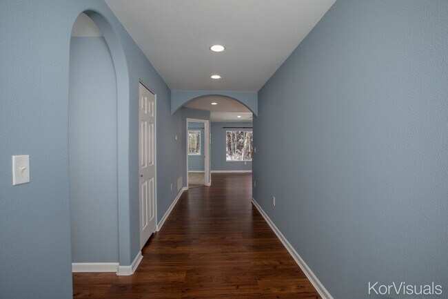 Building Photo - 761 Selina Ln