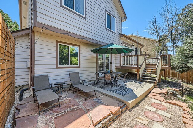 Building Photo - Evolve Real Estate: Fantastic Home with Large Yard Available for Move in on August 2nd