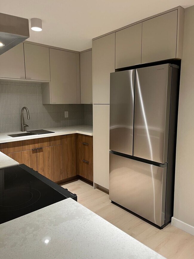 Building Photo - 10740 Apartments