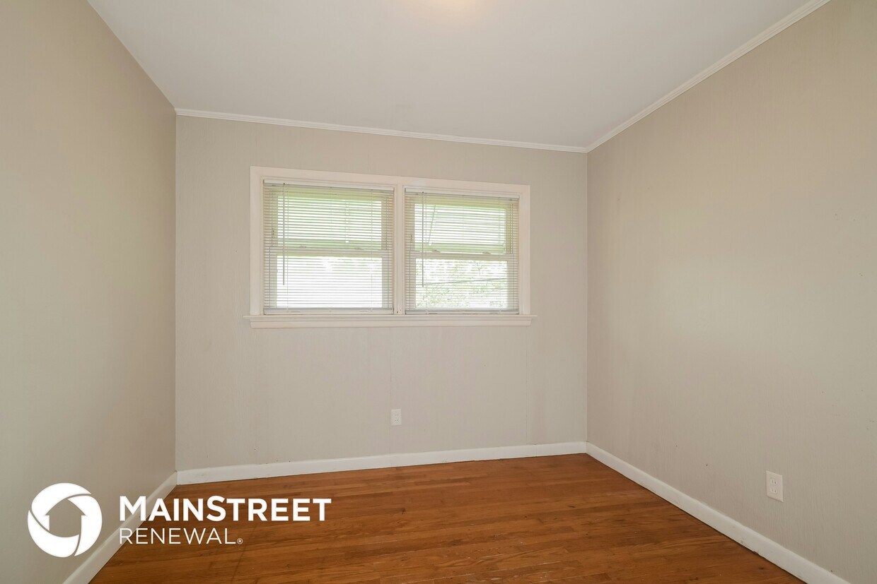 Building Photo - 670 Florland Dr