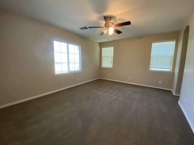 Building Photo - 3726 E Angstead Dr
