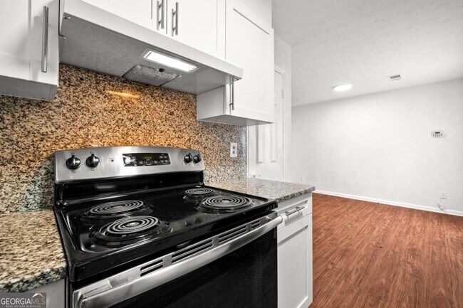 Building Photo - 151 Old Ferry Way