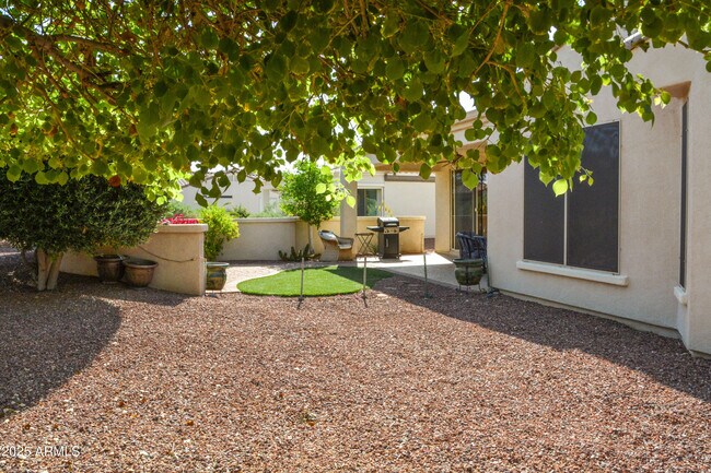 Building Photo - 13436 W La Vina Dr