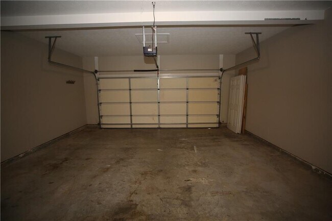 Building Photo - 173 Parkmont Ct