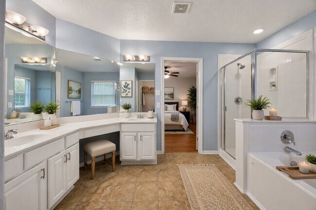 Building Photo - 18631 Cypress Lake Village Dr