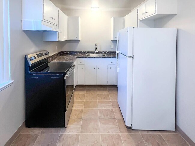 Building Photo - 5330 Monterey Rd