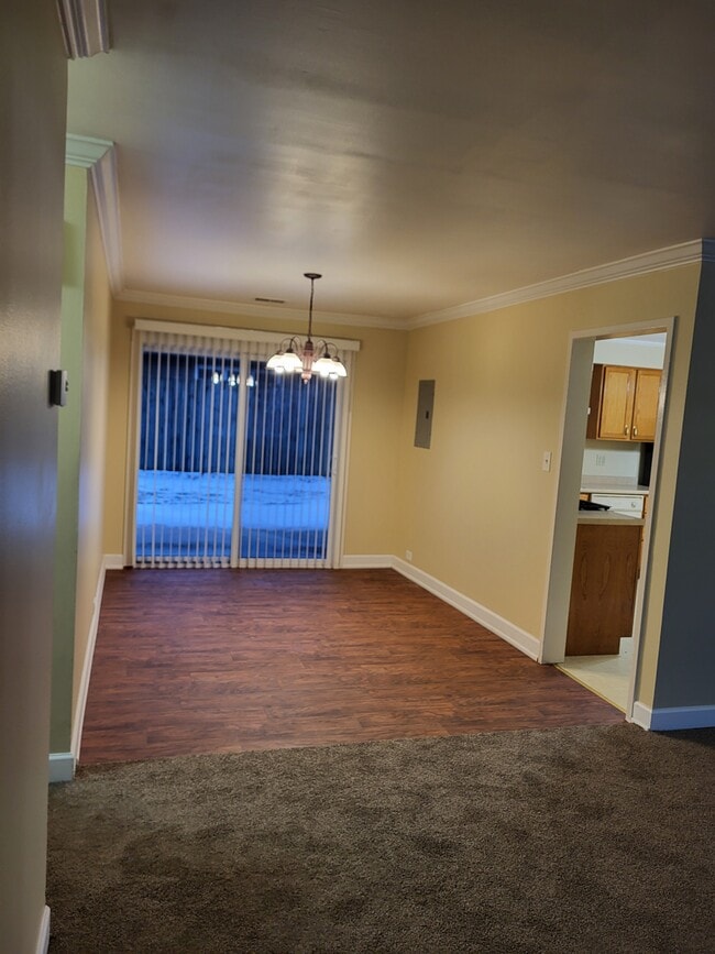 Building Photo - 517 Lakewood Blvd