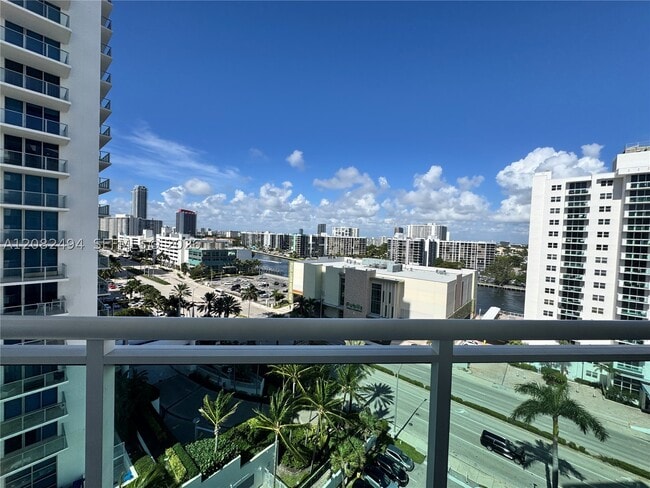 Building Photo - 3001 S Ocean Dr