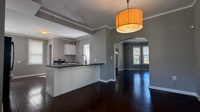 Building Photo - 151 Calvert Ave
