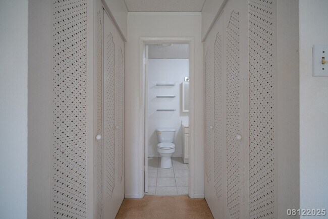 Building Photo - 2 Bed 1 Bath in Ridgeway
