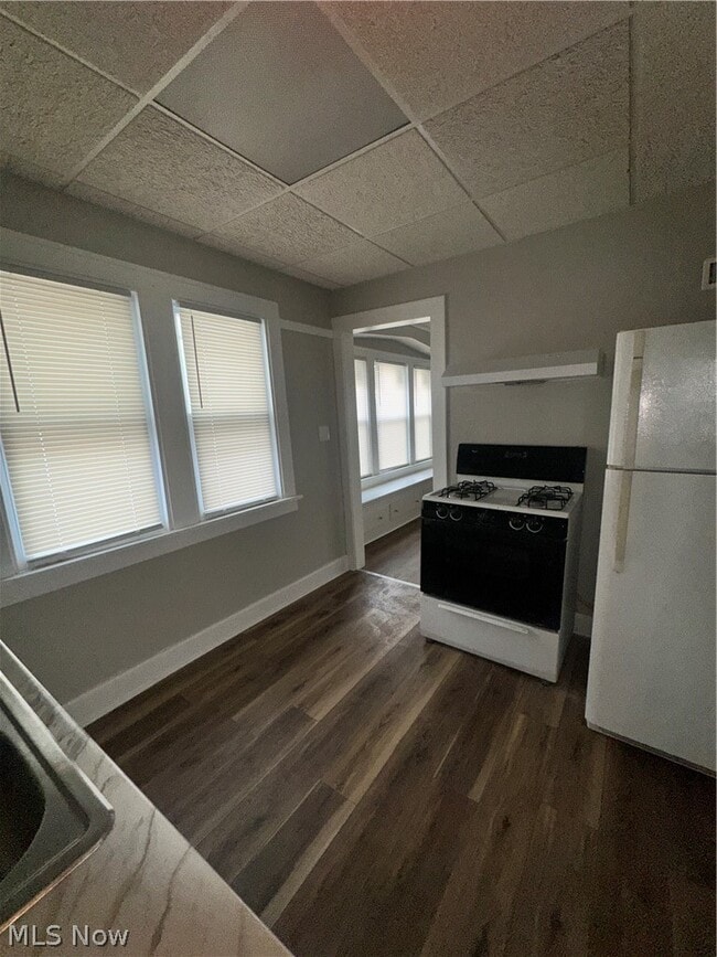 Building Photo - 1842 Colonnade Rd