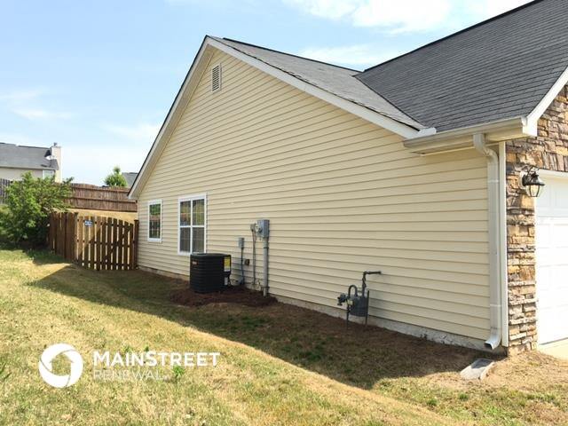 Building Photo - 5485 Hilltop Pass