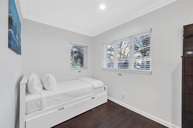 Building Photo - 1401 S Ocean Dr