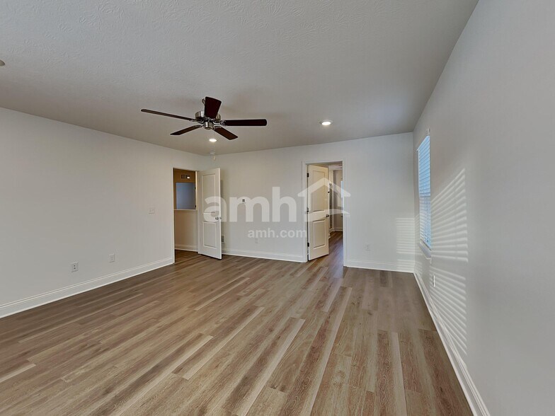 Building Photo - 980 Heritage Blvd