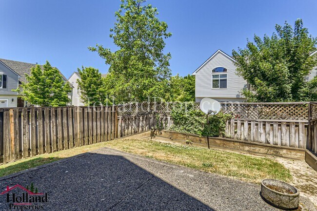 Building Photo - Beautiful Duplex with Great Location!!!