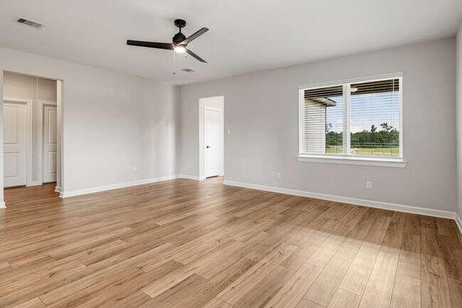 Building Photo - 15691 Honey Cv Dr