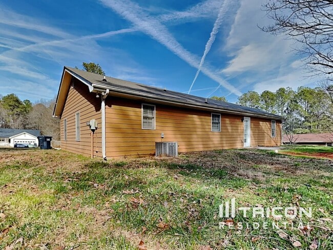 Building Photo - 65 Holly Creek Dr