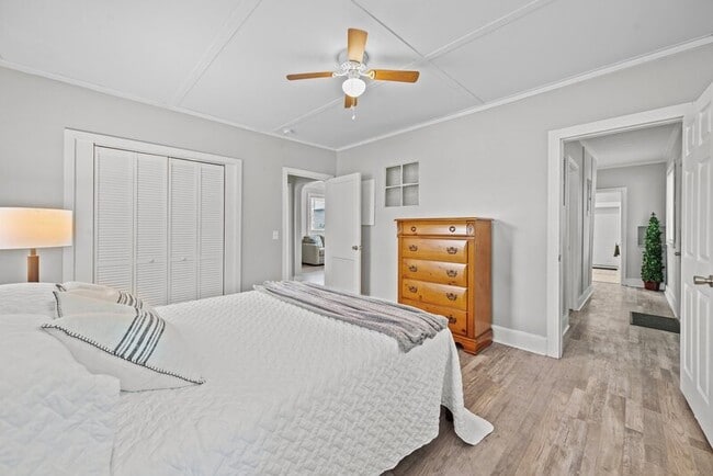 Building Photo - 4196 N Lee St