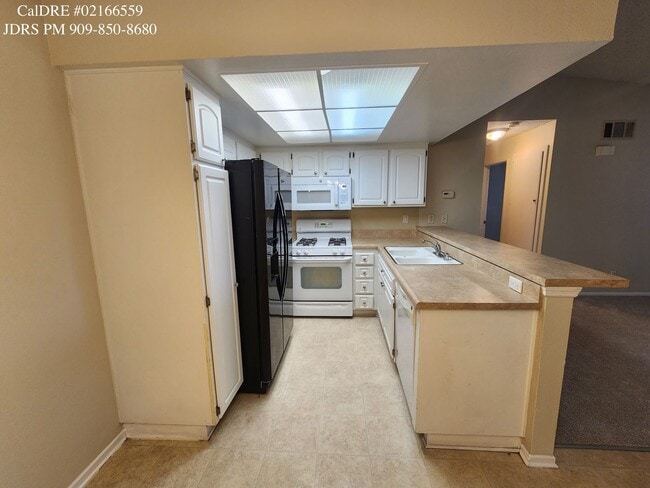 Building Photo - Ontario 2 Bedroom Condo