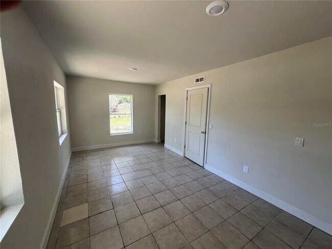 Building Photo - 213 Herbert St