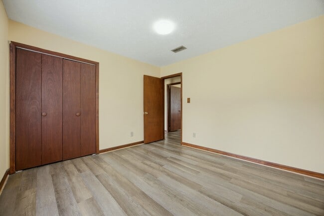 Building Photo - 1701 Rose Garden Ln