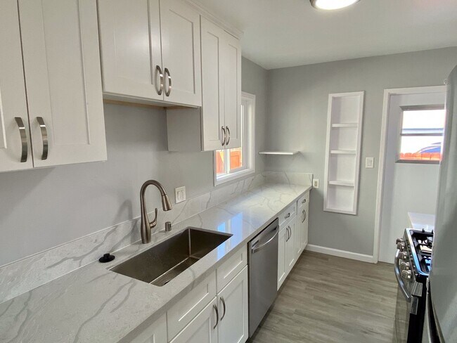 Building Photo - 4581-4585 32nd Street